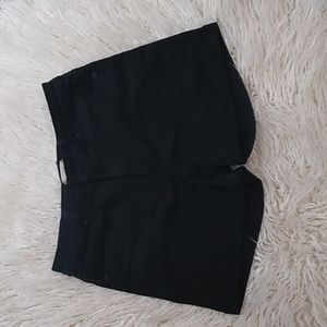 Womens Universal thread high rise midi jean shorts size 6 in black.